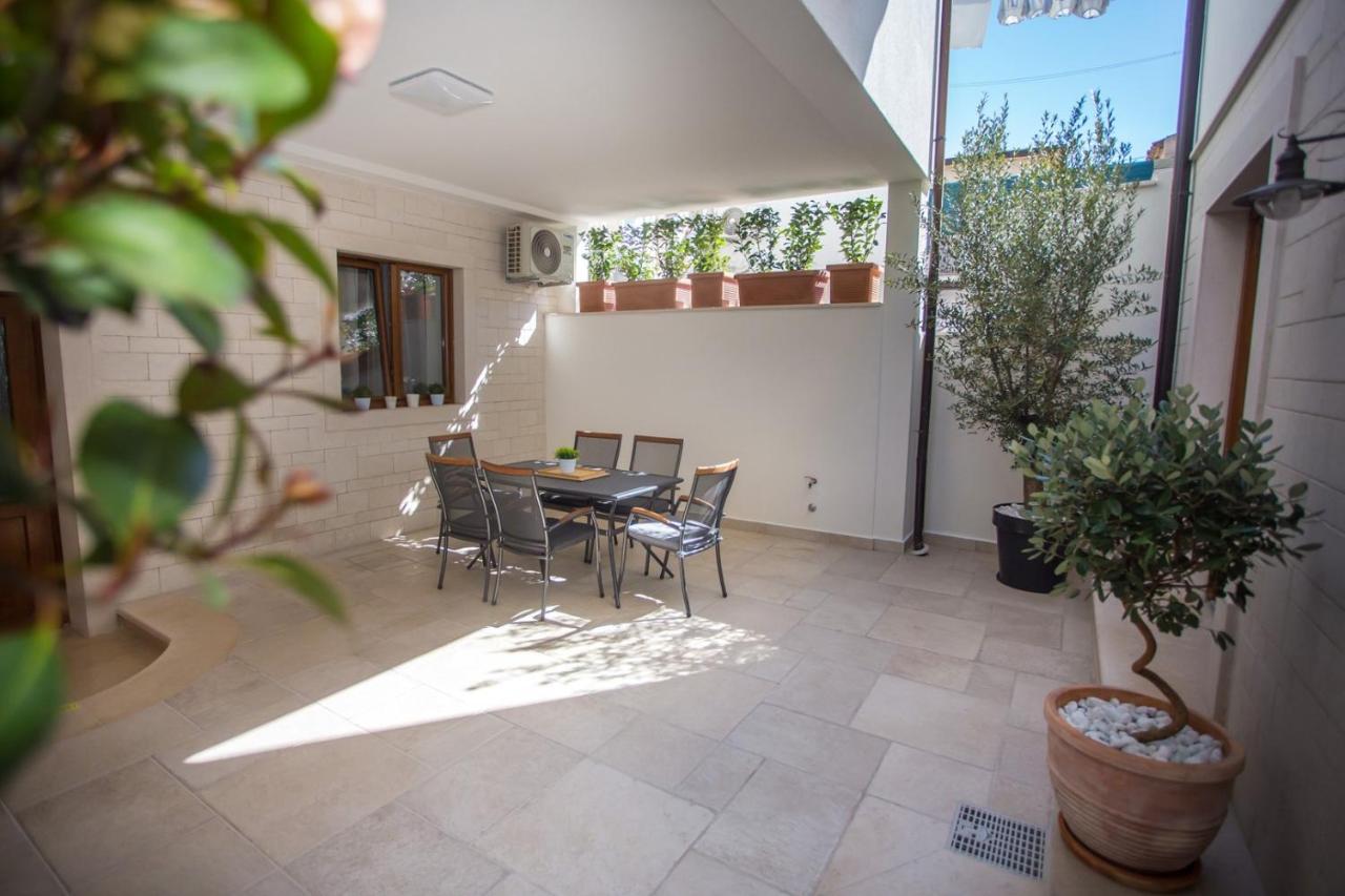 Holiday Home Camellia Poreč Extérieur photo